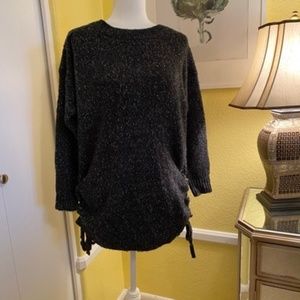 Dreamers Black and White Weave Sweater in Size M